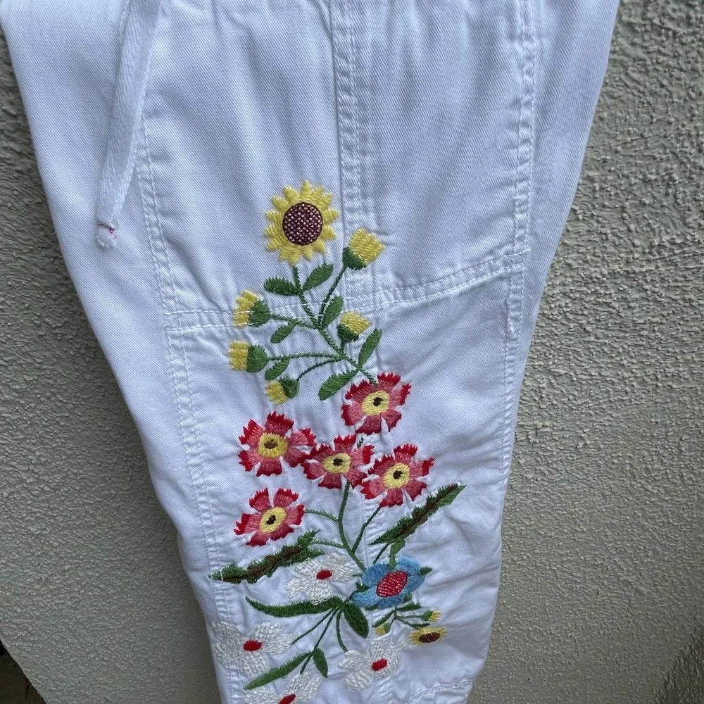 Johnny Was Vintage - White Embroidered Flower Cargo Pants - Size M - Picture 9 of 9